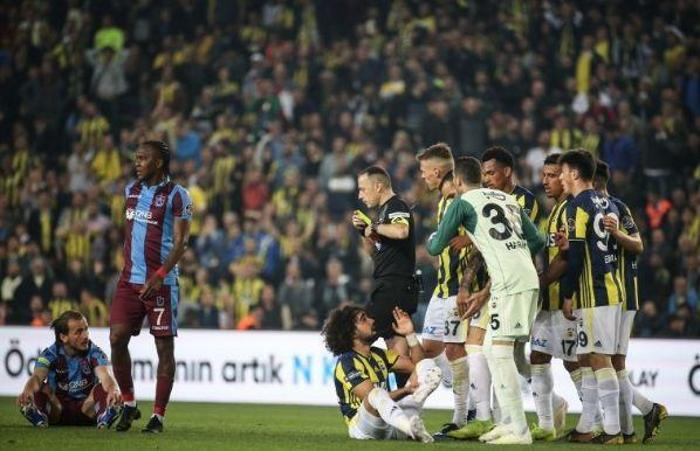 Fenerbahçeli Sadık Çiftpınara büyük şok 12 maç ceza yolda