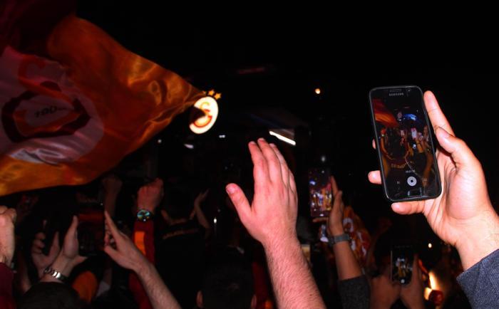 Galatasaray Beşiktaşı devirdi, Florya bayram yerine döndü