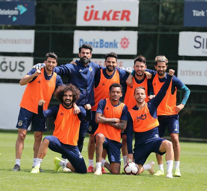 Fenerbahçenin Fransız yıldızı Valbuena, hırsının kurbanı oldu