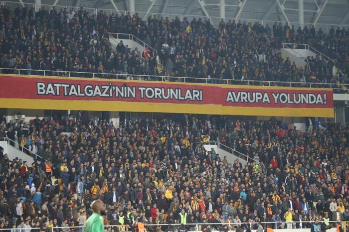 Galatasarayın Brezilyalı yıldızı Marcao, göz yaşlarını tutamadı