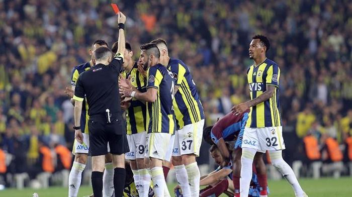 Fenerbahçeli Sadık Çiftpınara büyük şok 12 maç ceza yolda
