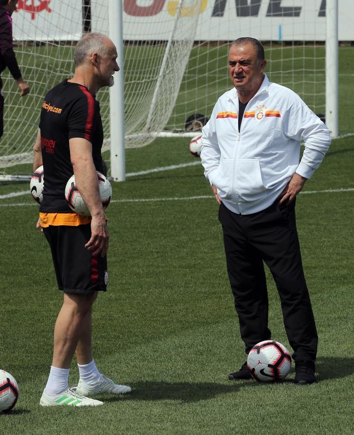 Galatasarayda Beşiktaş hazırlıkları sürüyor... Fatih Terim iki oyuncuyla özel konuştu
