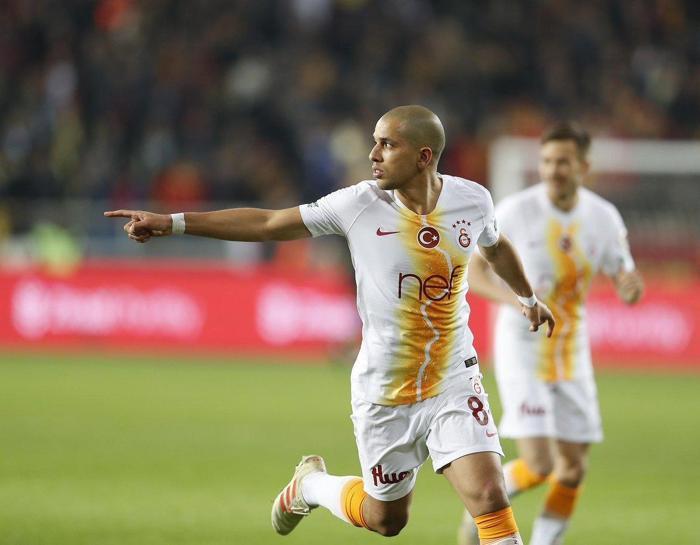 Galatasarayın Brezilyalı yıldızı Marcao, göz yaşlarını tutamadı