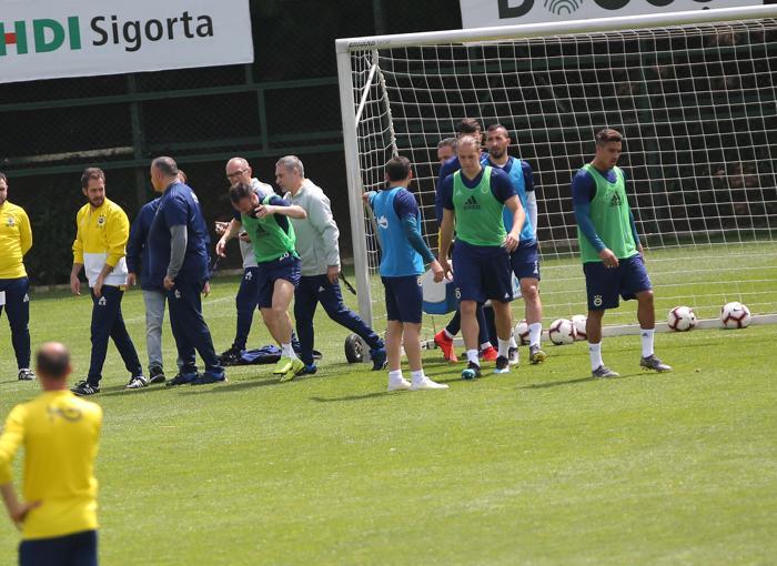 Fenerbahçenin Fransız yıldızı Valbuena, hırsının kurbanı oldu