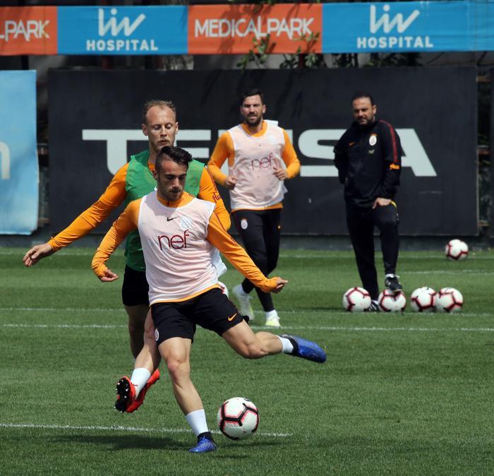Galatasarayda Beşiktaş hazırlıkları sürüyor... Fatih Terim iki oyuncuyla özel konuştu