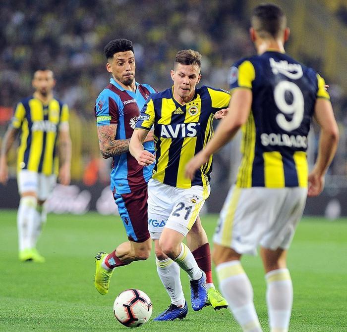 Fanatik yazarlarının Fenerbahçe - Trabzonspor maçı yorumları