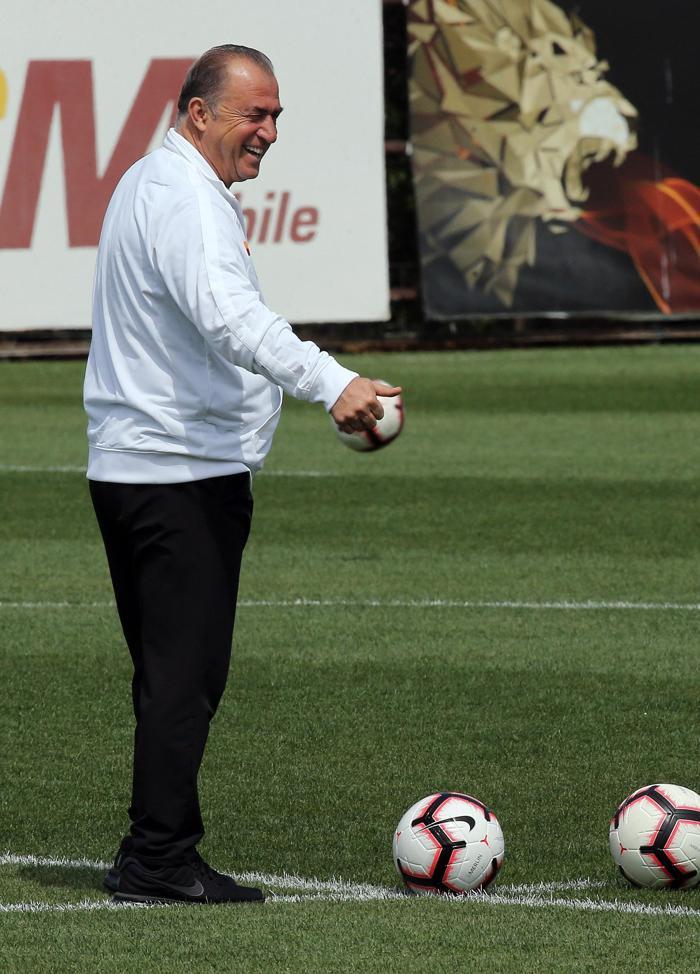 Galatasarayda Beşiktaş hazırlıkları sürüyor... Fatih Terim iki oyuncuyla özel konuştu