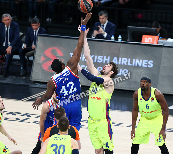 Anadolu Efes - Barcelona Lassa maçından ekrana yansımayanlar...
