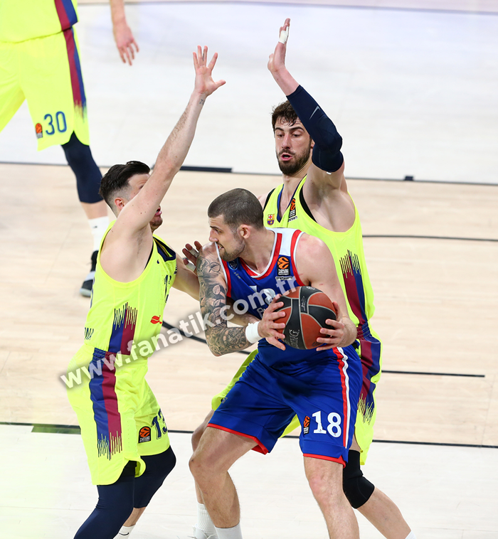 Anadolu Efes - Barcelona Lassa maçından ekrana yansımayanlar...