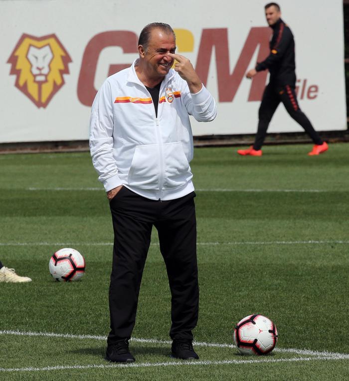 Galatasarayda Beşiktaş hazırlıkları sürüyor... Fatih Terim iki oyuncuyla özel konuştu