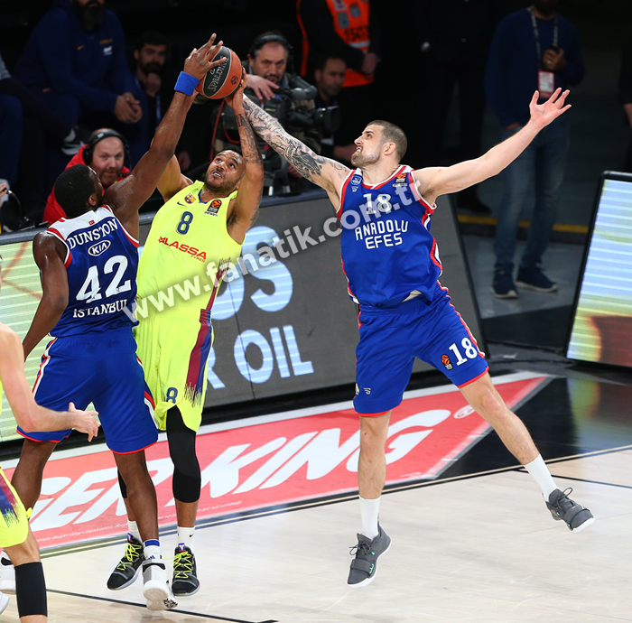Anadolu Efes - Barcelona Lassa maçından ekrana yansımayanlar...