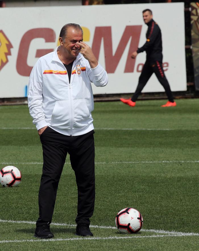 Galatasarayda Beşiktaş hazırlıkları sürüyor... Fatih Terim iki oyuncuyla özel konuştu