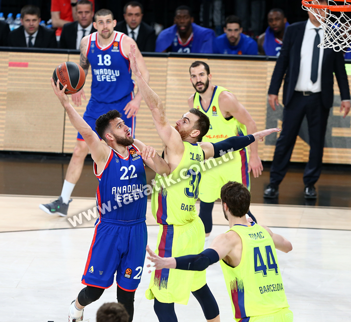 Anadolu Efes - Barcelona Lassa maçından ekrana yansımayanlar...