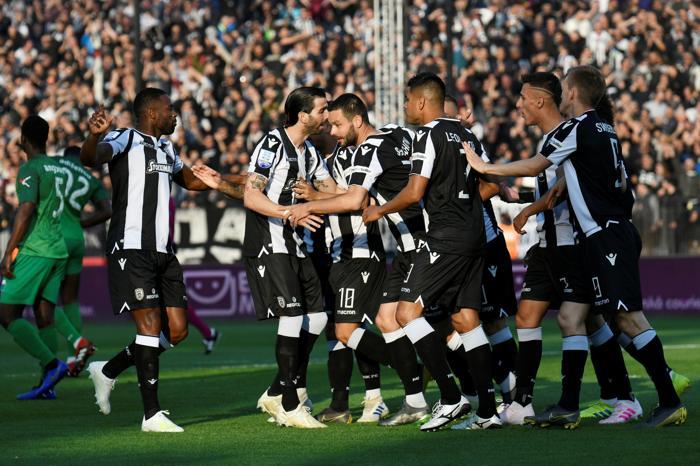 Mircea Lucescunun oğlu Razvan Lucescu, PAOKu 34 yıl aradan sonra şampiyon yaptı