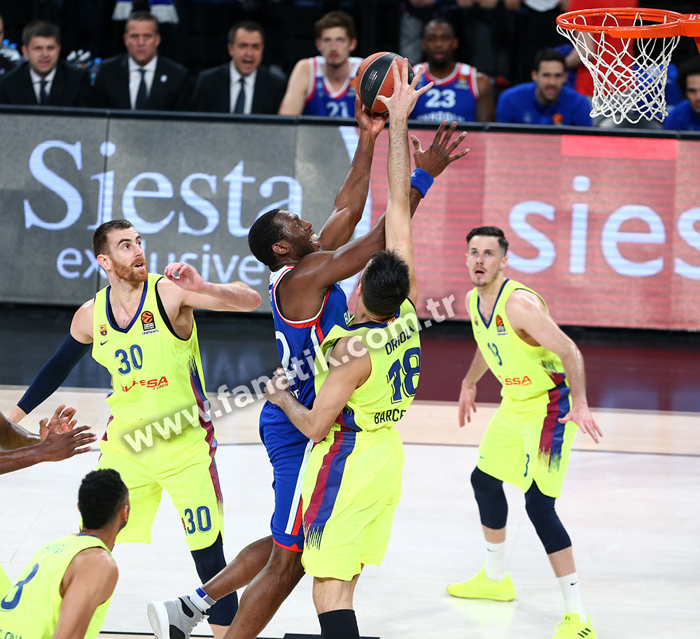 Anadolu Efes - Barcelona Lassa maçından ekrana yansımayanlar...