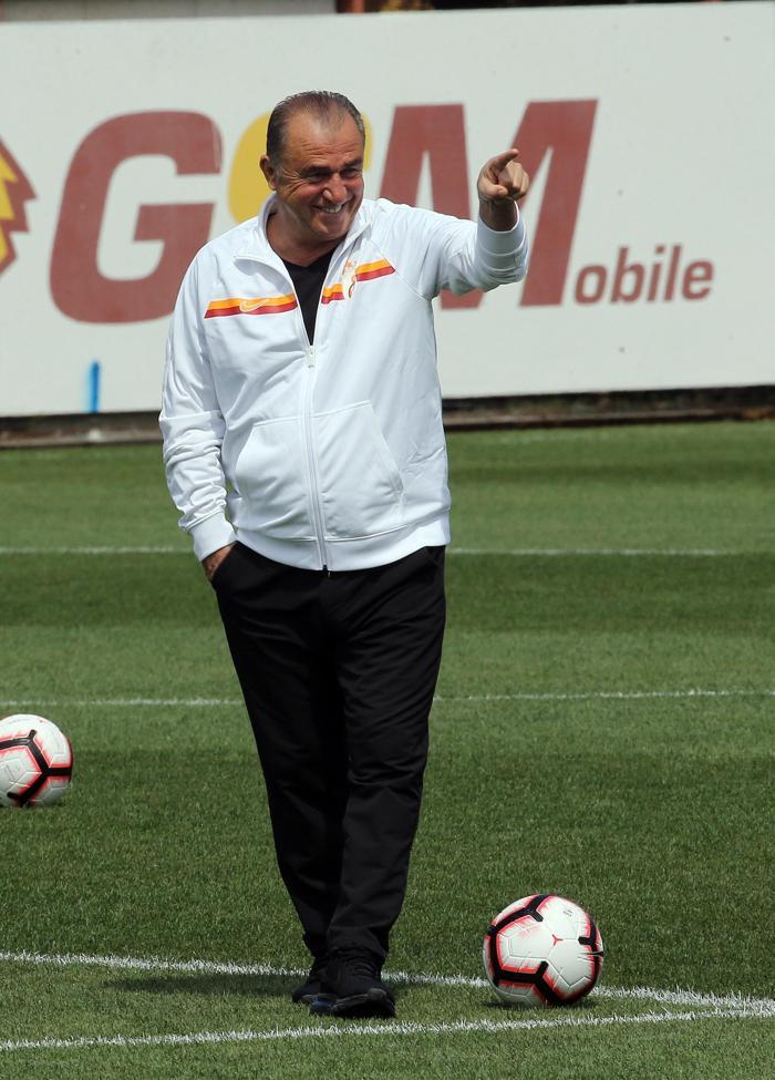 Galatasarayda Beşiktaş hazırlıkları sürüyor... Fatih Terim iki oyuncuyla özel konuştu
