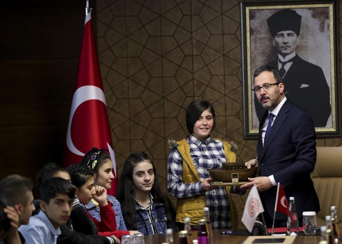 Bakan Kasapoğlu Şırnaklı öğrencileri ağırladı