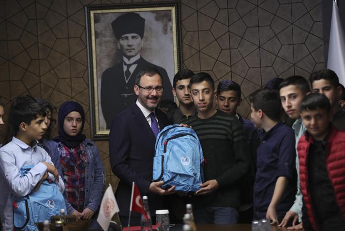 Bakan Kasapoğlu Şırnaklı öğrencileri ağırladı