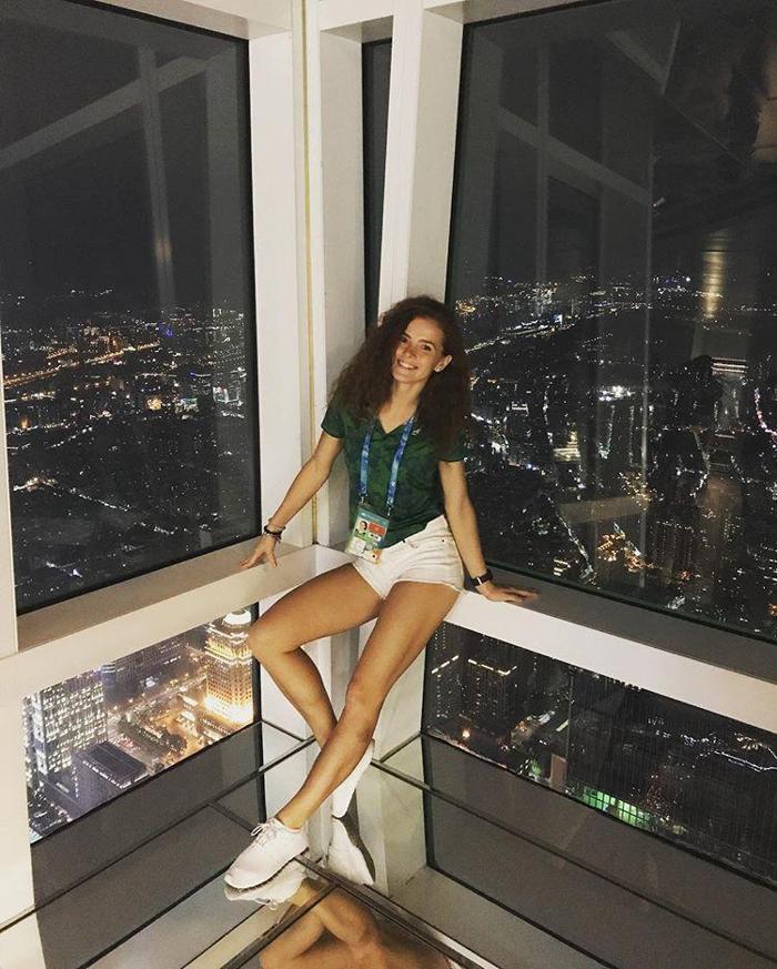 Güzel spiker Dalia Belickaite Fenerbahçe maçına damga vurdu