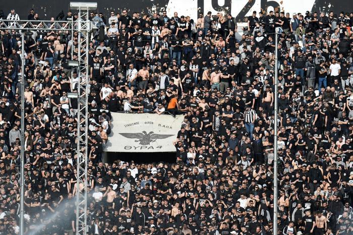 Mircea Lucescunun oğlu Razvan Lucescu, PAOKu 34 yıl aradan sonra şampiyon yaptı