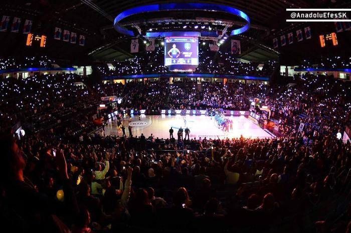 Anadolu Efes - Barcelona Lassa maçından ekrana yansımayanlar...
