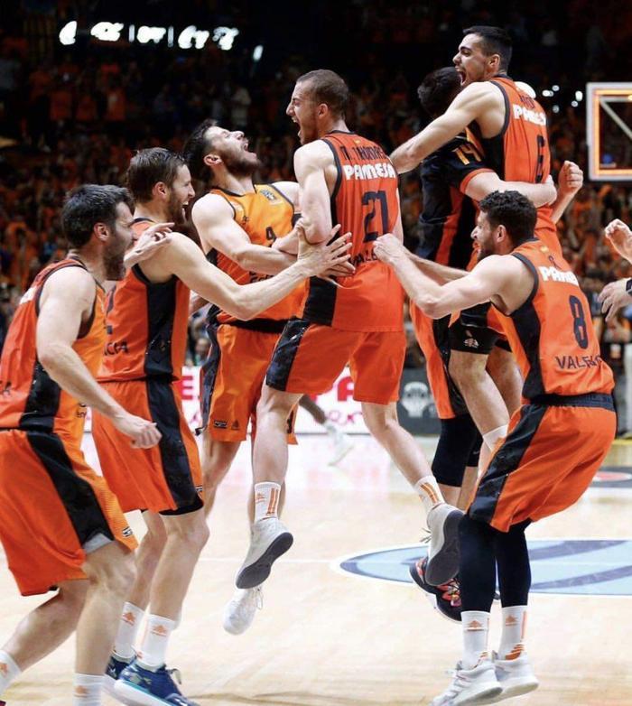 EuroCupta Valencia Basketin şampiyonluk coşkusu