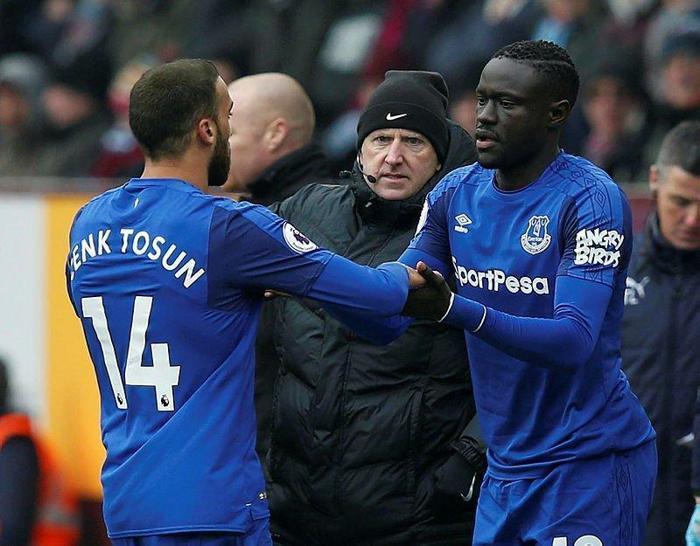 Comolli, Brahimi ve Niasse için ilk hamleyi yaptı