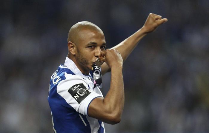Comolli, Brahimi ve Niasse için ilk hamleyi yaptı