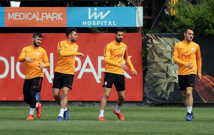Galatasarayda Beşiktaş hazırlıkları sürüyor... Fatih Terim iki oyuncuyla özel konuştu