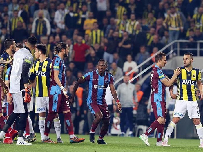 Fanatik yazarlarının Fenerbahçe - Trabzonspor maçı yorumları