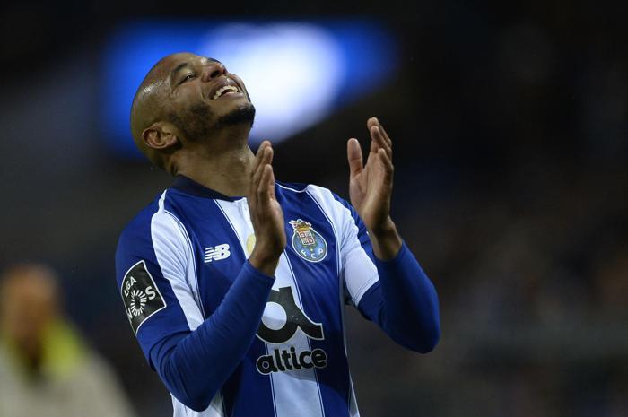 Comolli, Brahimi ve Niasse için ilk hamleyi yaptı