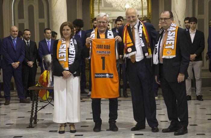 EuroCupta Valencia Basketin şampiyonluk coşkusu