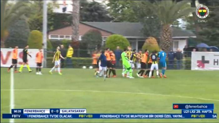 Son dakika | Fenerbahçe - Galatasaray U21 maçında kavga çıktı