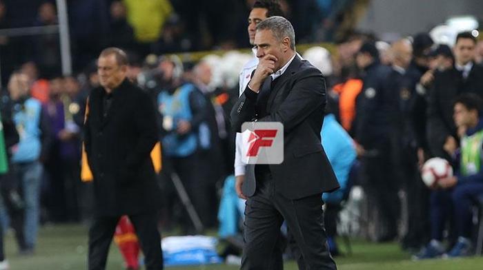 Fenerbahçe - Galatasaray derbisinin ardından Ali Koç sahaya indi