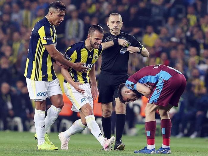 Fanatik yazarlarının Fenerbahçe - Trabzonspor maçı yorumları
