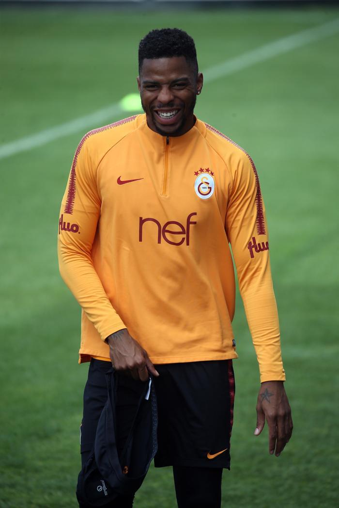 Galatasarayda Beşiktaş hazırlıkları sürüyor... Fatih Terim iki oyuncuyla özel konuştu