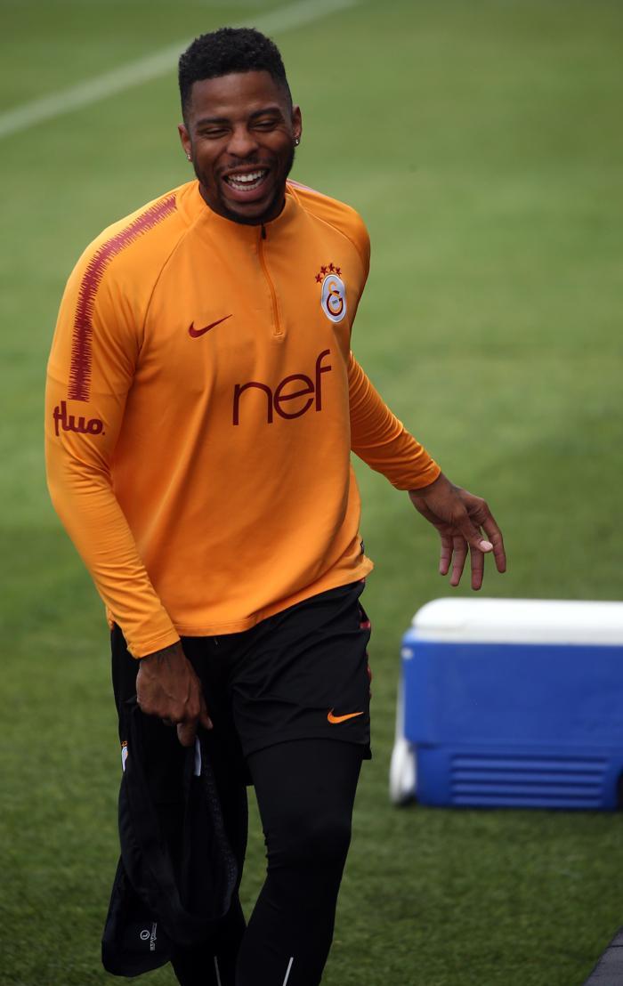 Galatasarayda Beşiktaş hazırlıkları sürüyor... Fatih Terim iki oyuncuyla özel konuştu