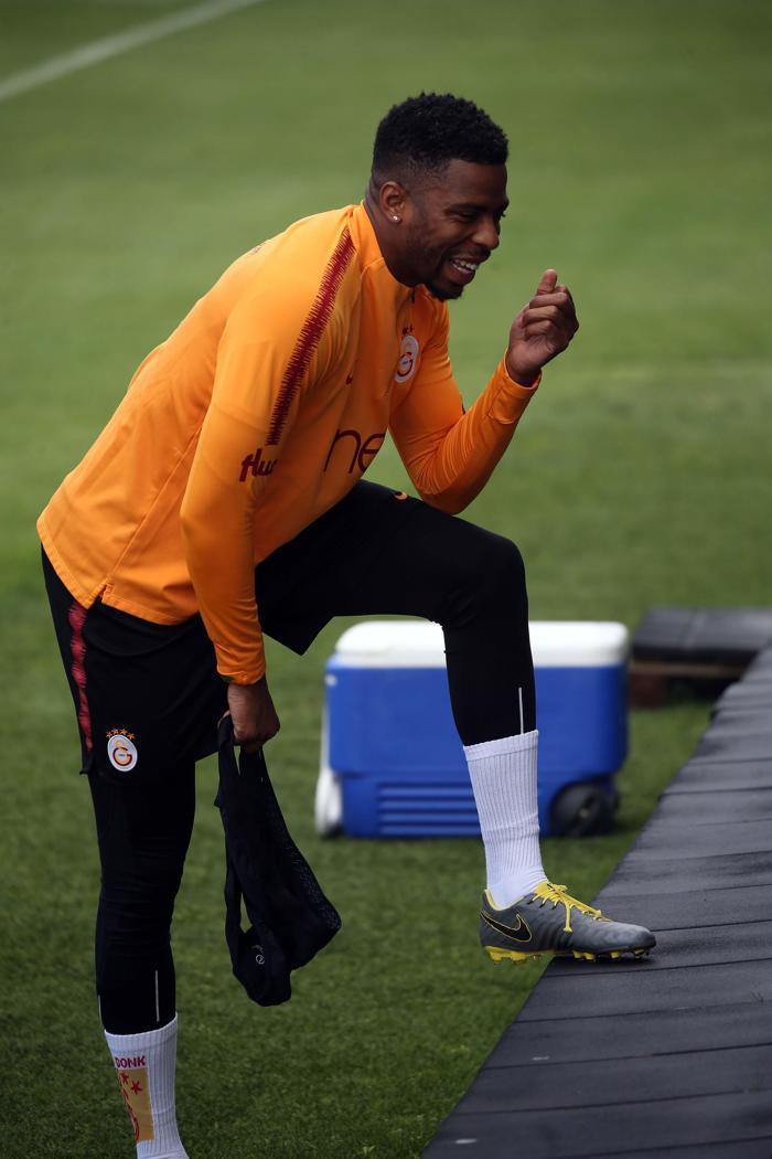 Galatasarayda Beşiktaş hazırlıkları sürüyor... Fatih Terim iki oyuncuyla özel konuştu