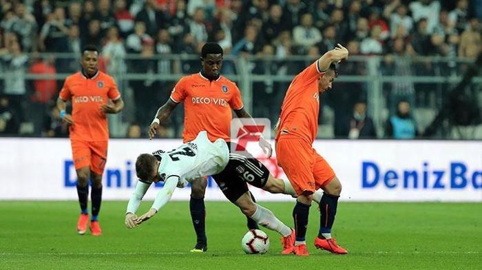 Beşiktaş - Başakşehir maçından ekrana yansımayanlar