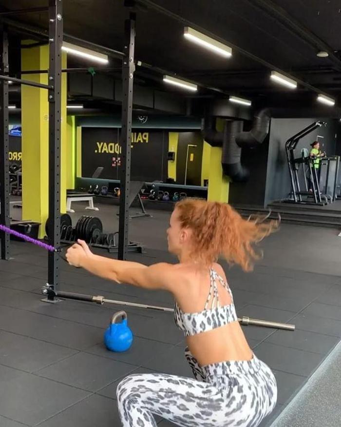 Güzel spiker Dalia Belickaite Fenerbahçe maçına damga vurdu