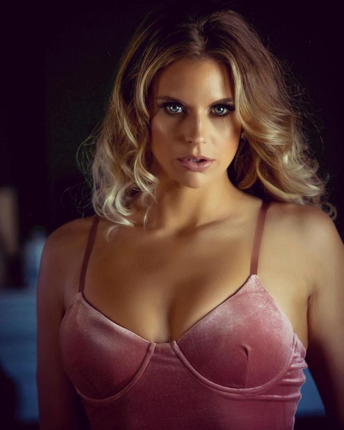 Futbol oynarken keşfedilen güzel: Lauren Marie Sesselmann