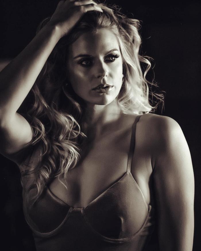 Futbol oynarken keşfedilen güzel: Lauren Marie Sesselmann