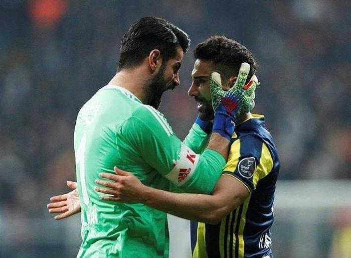 Fenerbahçe kaptanlarından çarpıcı diyalog Yine mi çıkış yok derler