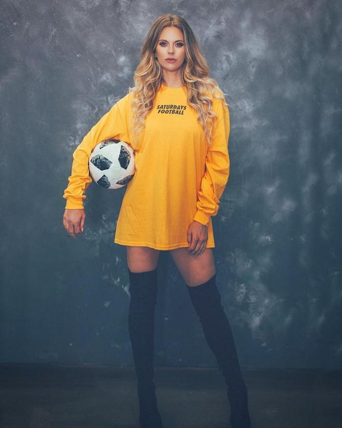 Futbol oynarken keşfedilen güzel: Lauren Marie Sesselmann