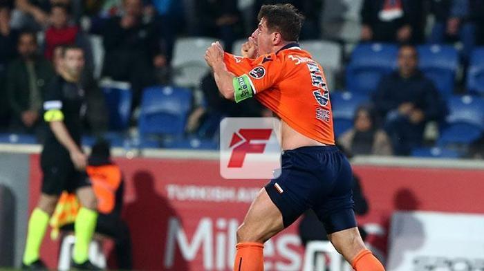 Emre Belözoğlu çılgına döndü