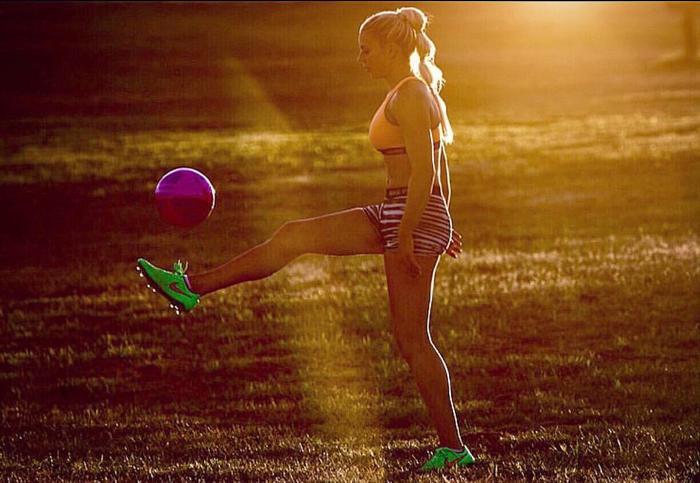 Futbol oynarken keşfedilen güzel: Lauren Marie Sesselmann