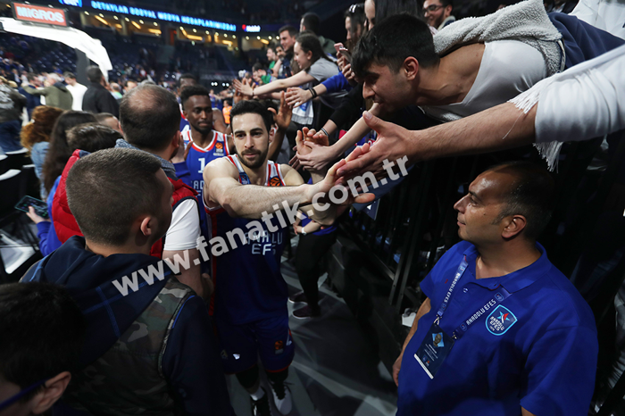 Anadolu Efes, eski oyuncuları Cedi Osman ve Mehmet Okuru onurlandırdı