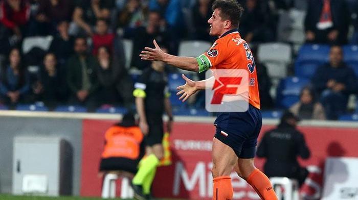 Emre Belözoğlu çılgına döndü