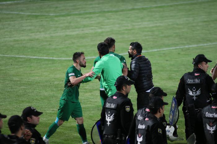 Adanaspor - Denizlispor maçında yumruklar konuştu