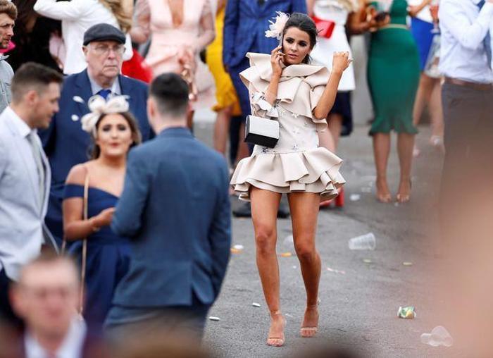 Grand National yarışlarına damga vuran kareler